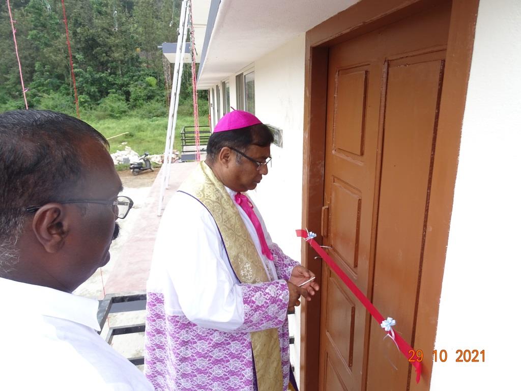 Most Rev.Dr. K A William, Bishop of Mysore inaugurating the new house (1)