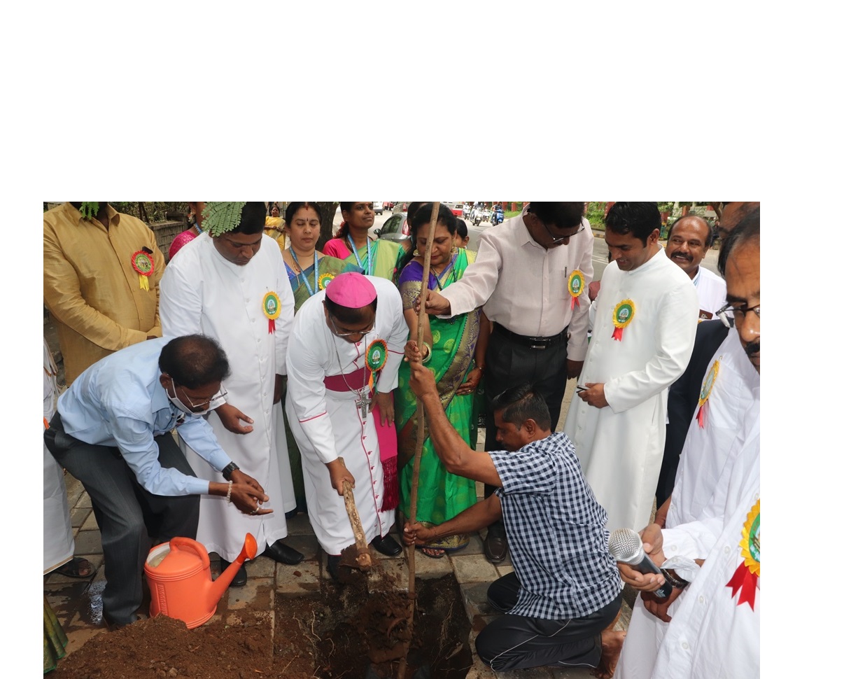 1. Planting of sapling by the Dignitaries on the occasion of World Environment Day_1